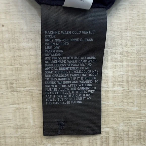 Uniqlo Dark Blue Button-Up Blouse size medium, short sleeve collared top - Picture 6 of 7